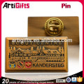 2015 Artigifts High quality gold free sample metal lapel pin